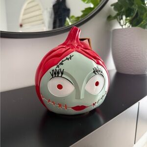 Disney’s Nightmare Before Christmas Special Edition Light up Pumpkin Decoration!